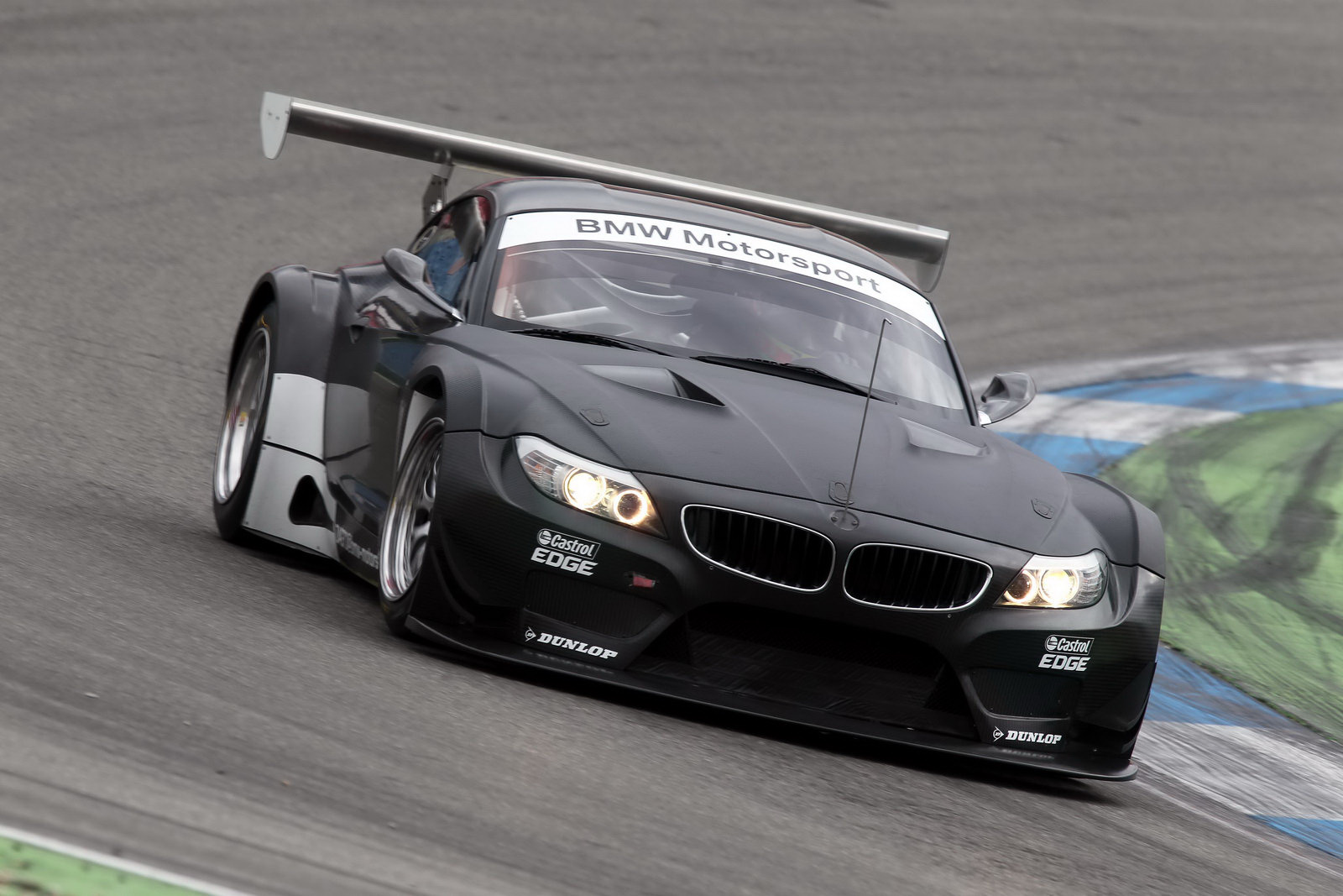 victory for the BMW Z4 GT3