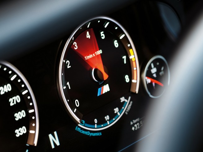 17_1600x1200_m6_coupe_wallpaper