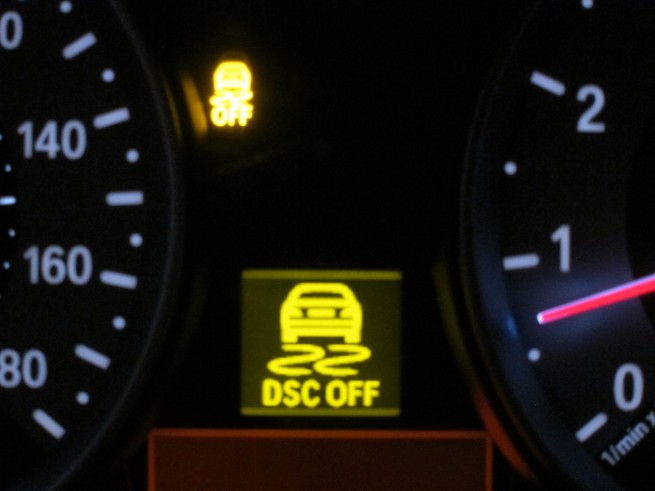 M Dynamic Mode and M Differential Lock in a BMW 1M
