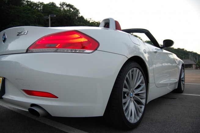 2009-BMW-Z4-sDrive35i-[3]