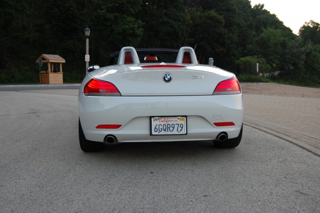 2009-BMW-Z4-sDrive35i-[39]