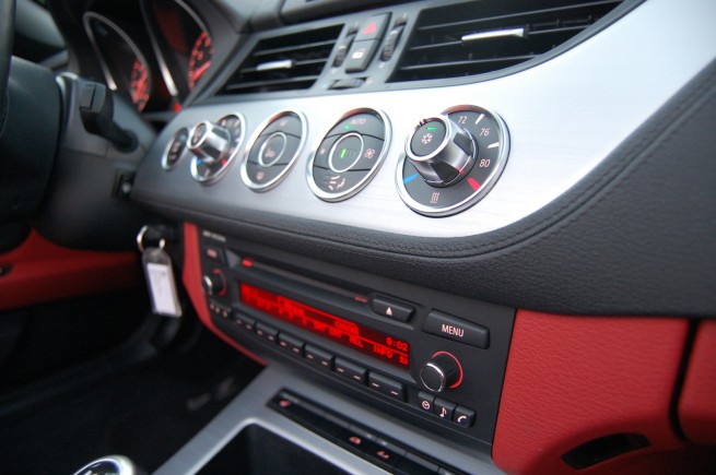2009-BMW-Z4-sDrive35i-[48]