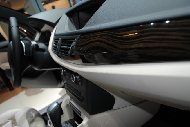 2010-bmw-x1 [11]