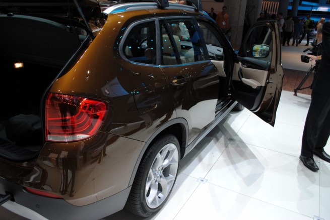 2010-bmw-x1 [30]