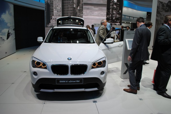 2010-bmw-x1 [39]