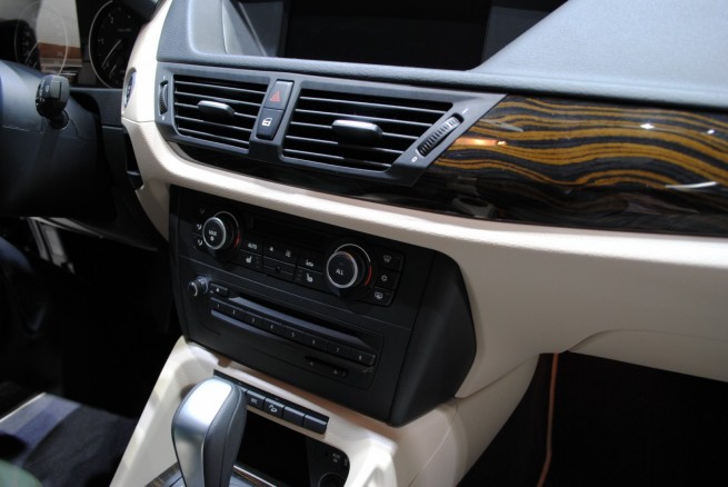 2010-bmw-x1 [6]
