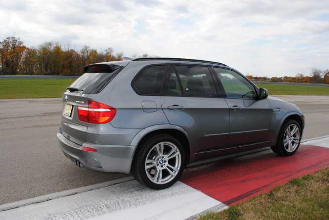2010-bmw-x5-m-27