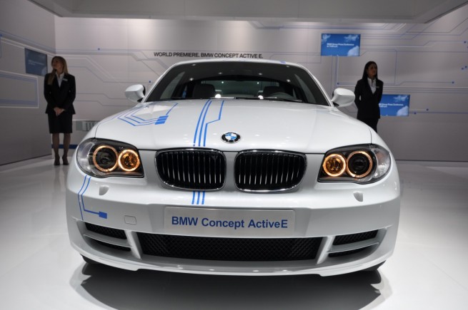 2010--detroit-auto-show-4