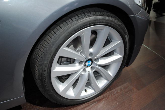 2011-bmw-5-series-geneva-motor-show-12