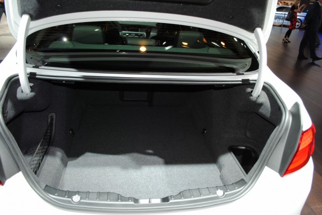 2011-bmw-5-series-geneva-motor-show-58