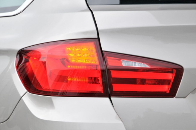 P90061856