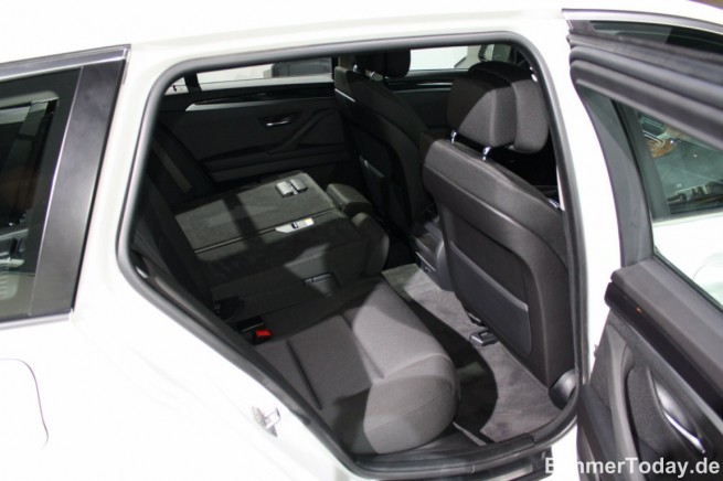 2011-bmw-520d-touring-13