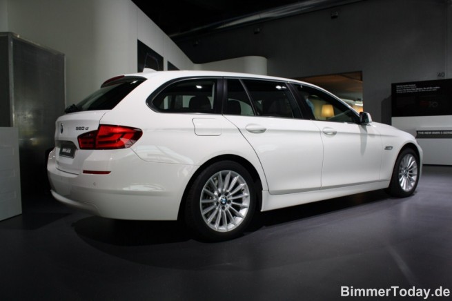 2011-bmw-520d-touring-23