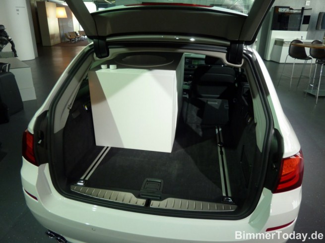 2011-bmw-520d-touring-4