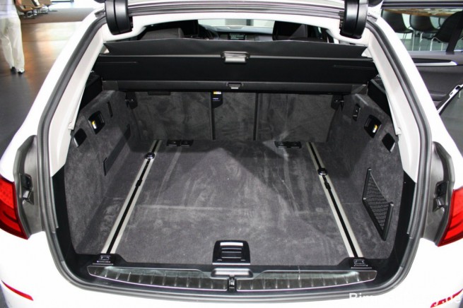 2011-bmw-520d-touring-7