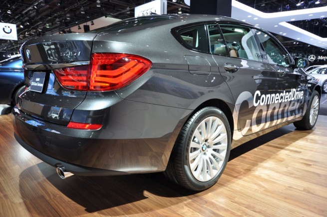 2011-bmw-535i-GT-12
