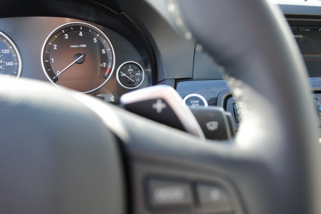 2011-bmw-535i-interior-13