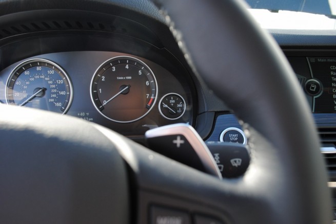 2011-bmw-535i-interior-14