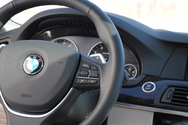 2011-bmw-535i-interior-28