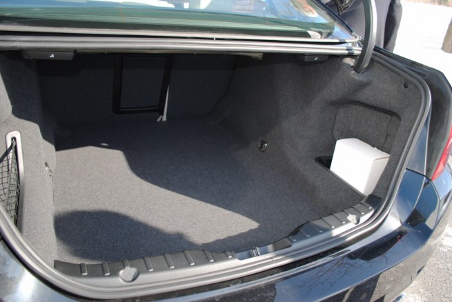 2011-bmw-535i-interior-4