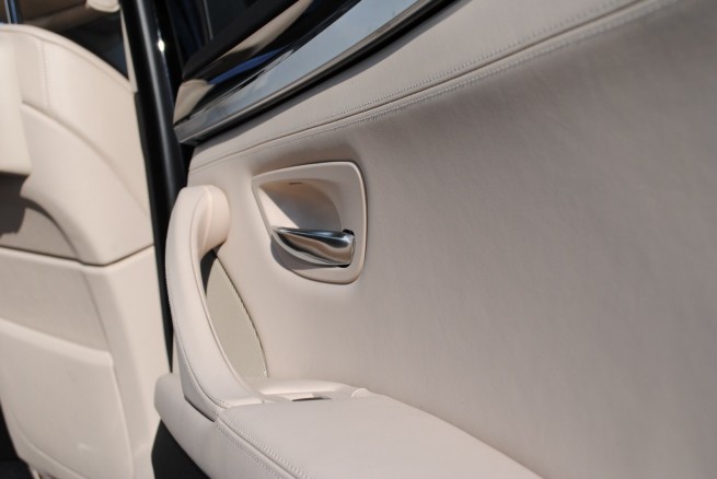 2011-bmw-535i-interior-8