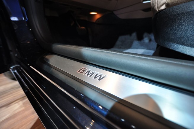 2011-bmw-740i-1