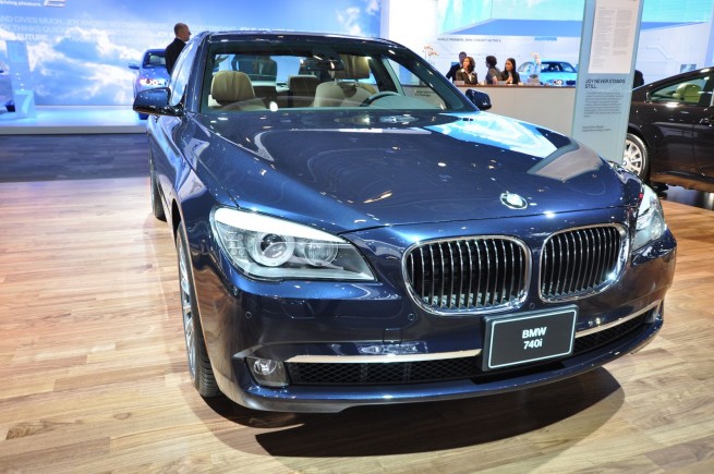 2011-bmw-740i-6