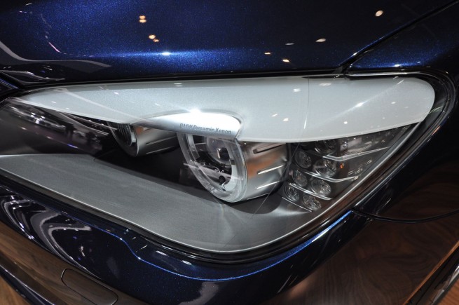 2011-bmw-740i-8