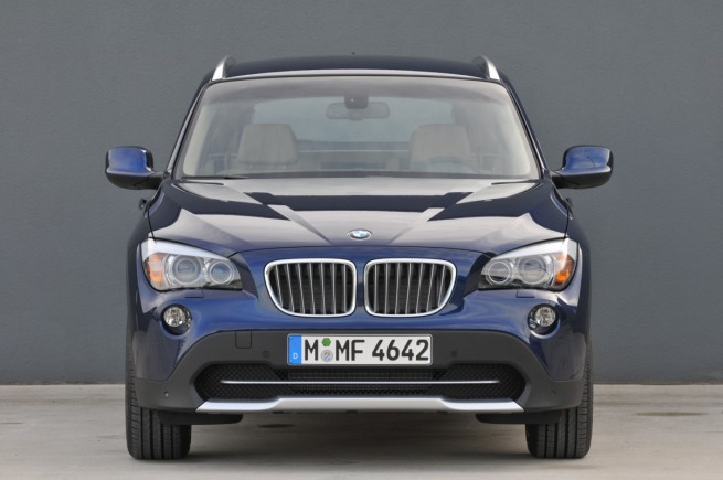 2011-bmw-x1-23
