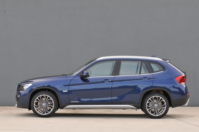 2011-bmw-x1-12