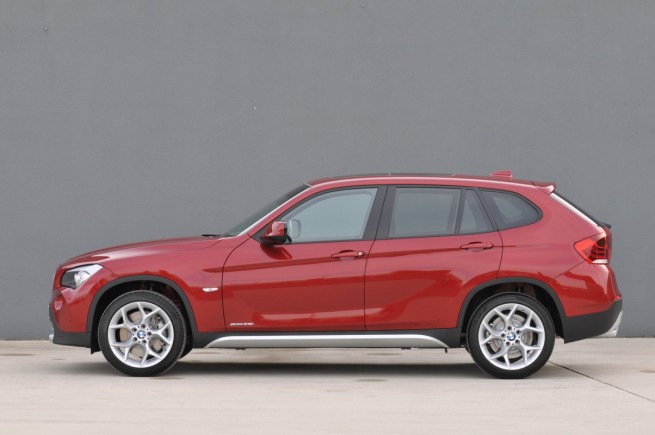 2011-bmw-x1-13