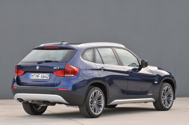 2011-bmw-x1-16