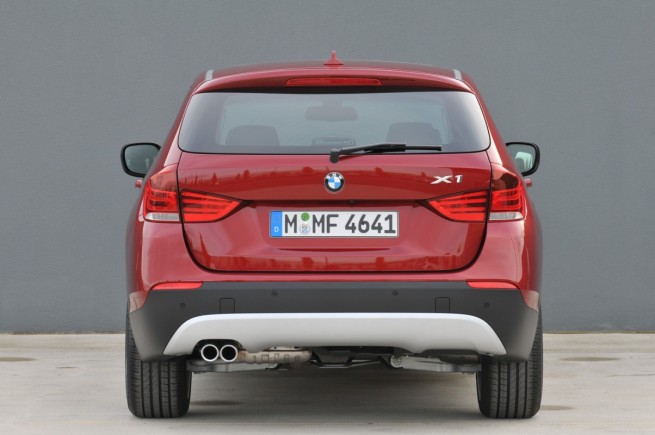 2011-bmw-x1-24