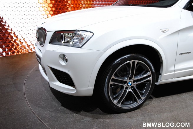 2011-bmw-x3-m-package-11