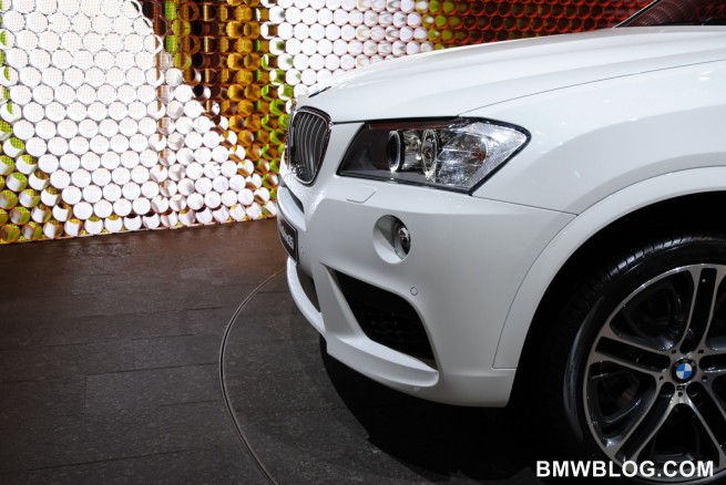 2011-bmw-x3-m-package-12