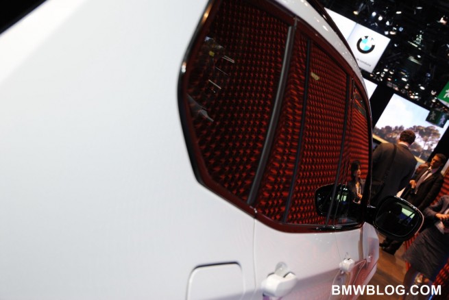 2011-bmw-x3-m-package-43