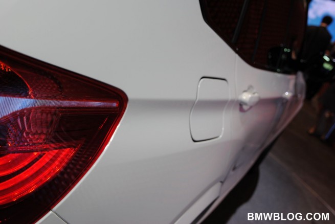2011-bmw-x3-m-package-44