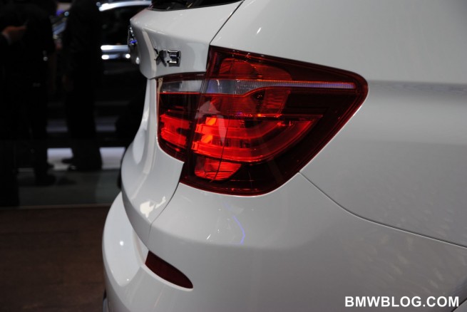 2011-bmw-x3-m-package-47
