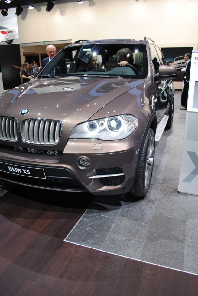 2011-bmw-x5-lci-geneva-13