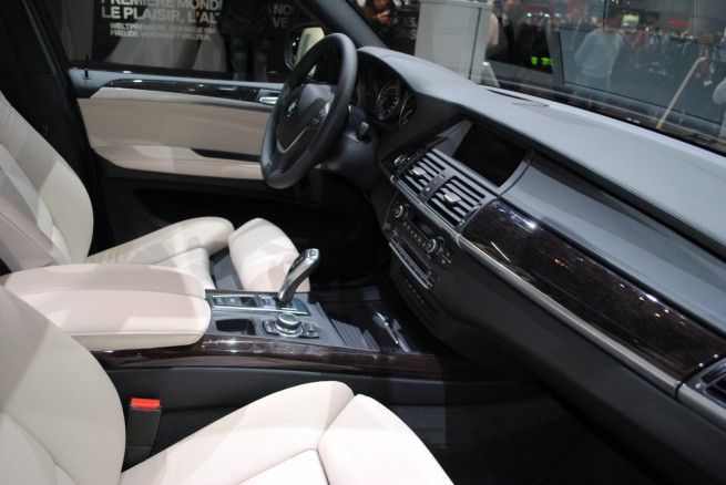2011-bmw-x5-lci-geneva-19