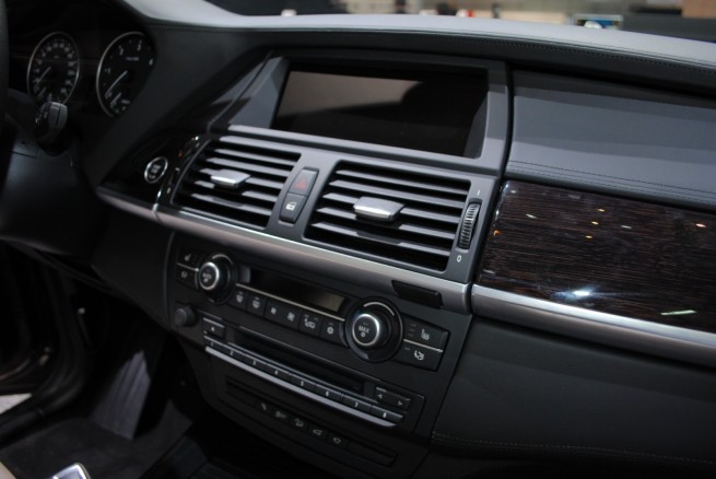 2011-bmw-x5-lci-geneva-24