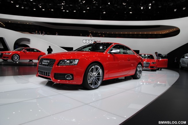 2011-detroit-auto-show-photos-12