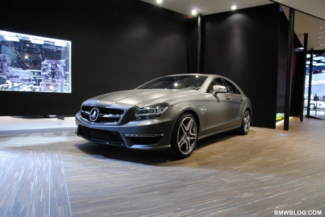 2011-detroit-auto-show-photos-24
