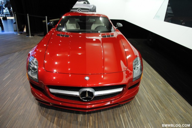 2011-detroit-auto-show-photos-25