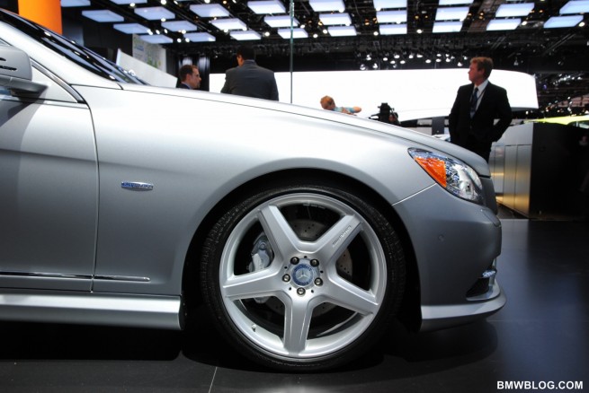 2011-detroit-auto-show-photos-29