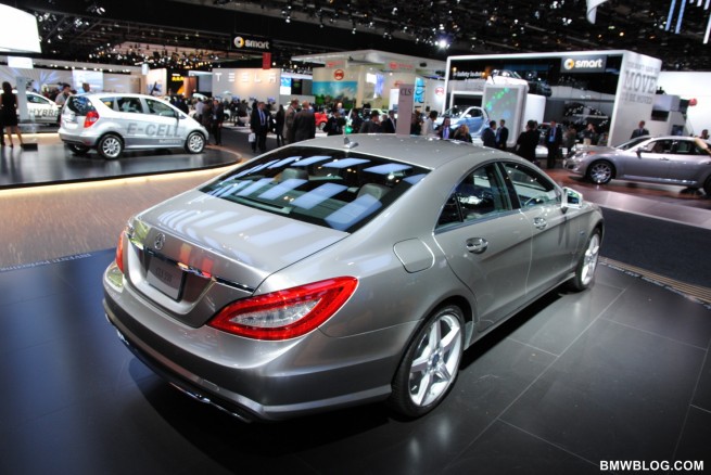 2011-detroit-auto-show-photos-32
