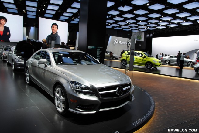2011-detroit-auto-show-photos-33