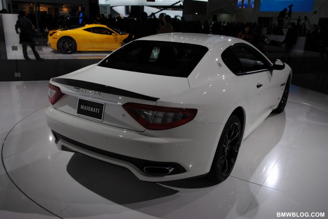 2011-detroit-auto-show-photos-36