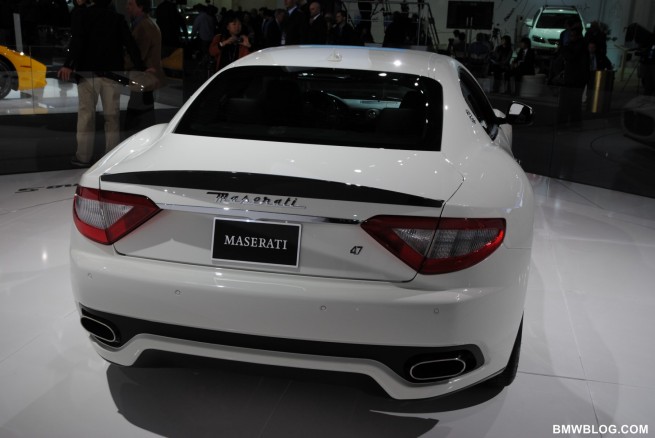 2011-detroit-auto-show-photos-37