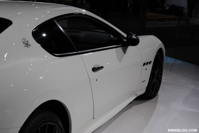 2011-detroit-auto-show-photos-38